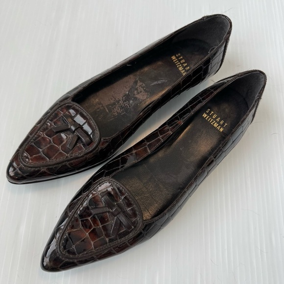 Stuart Weitzman pointy toe crocodile embossed patent leather flats with bow 5.5 - Picture 2 of 9